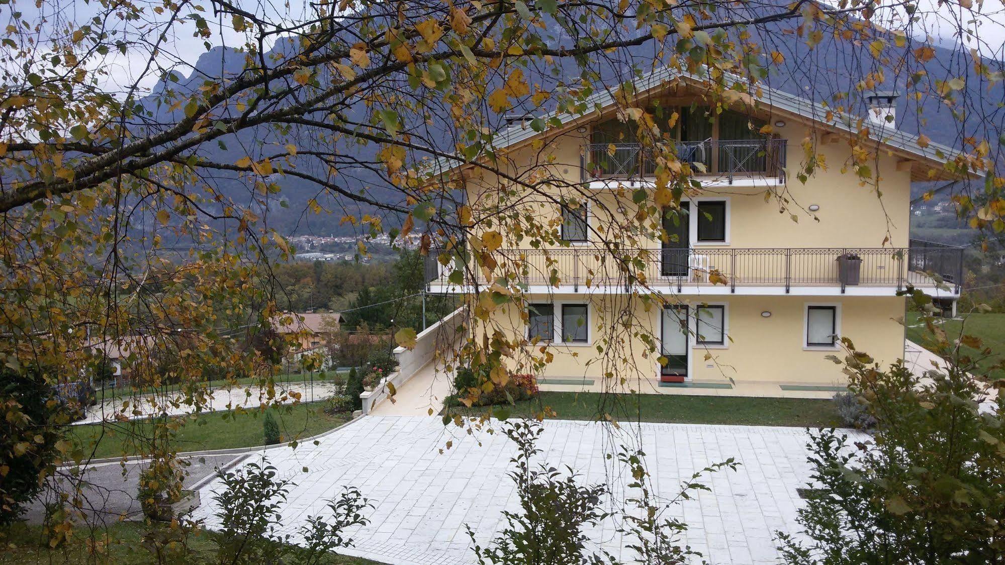 Affittacamere Rubino Guest House Ponte nell'Alpi Exterior photo