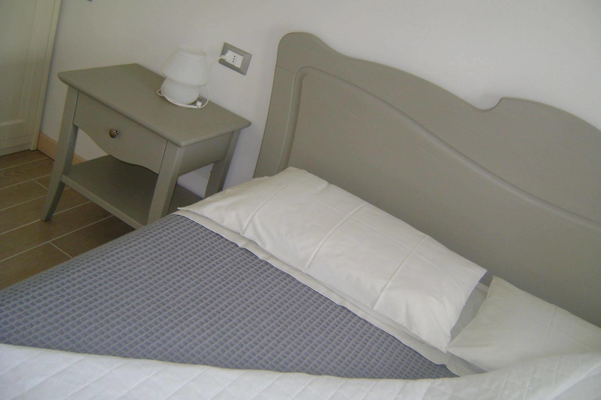 Affittacamere Rubino Guest House Ponte nell'Alpi Exterior photo