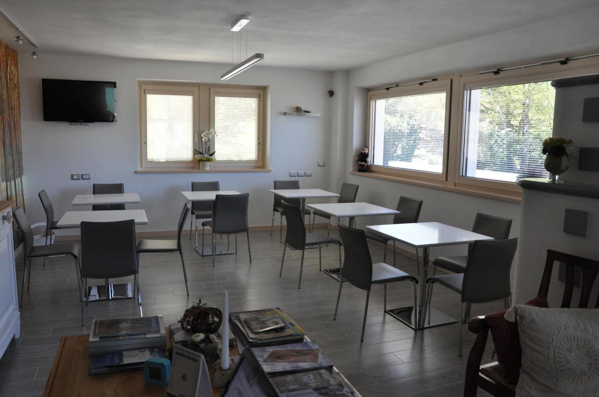 Affittacamere Rubino Guest House Ponte nell'Alpi Exterior photo